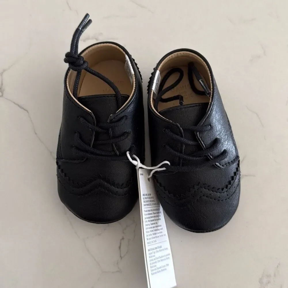 Janie & Jack Baby Wingtip Shoe in Black Size 18-24 Months